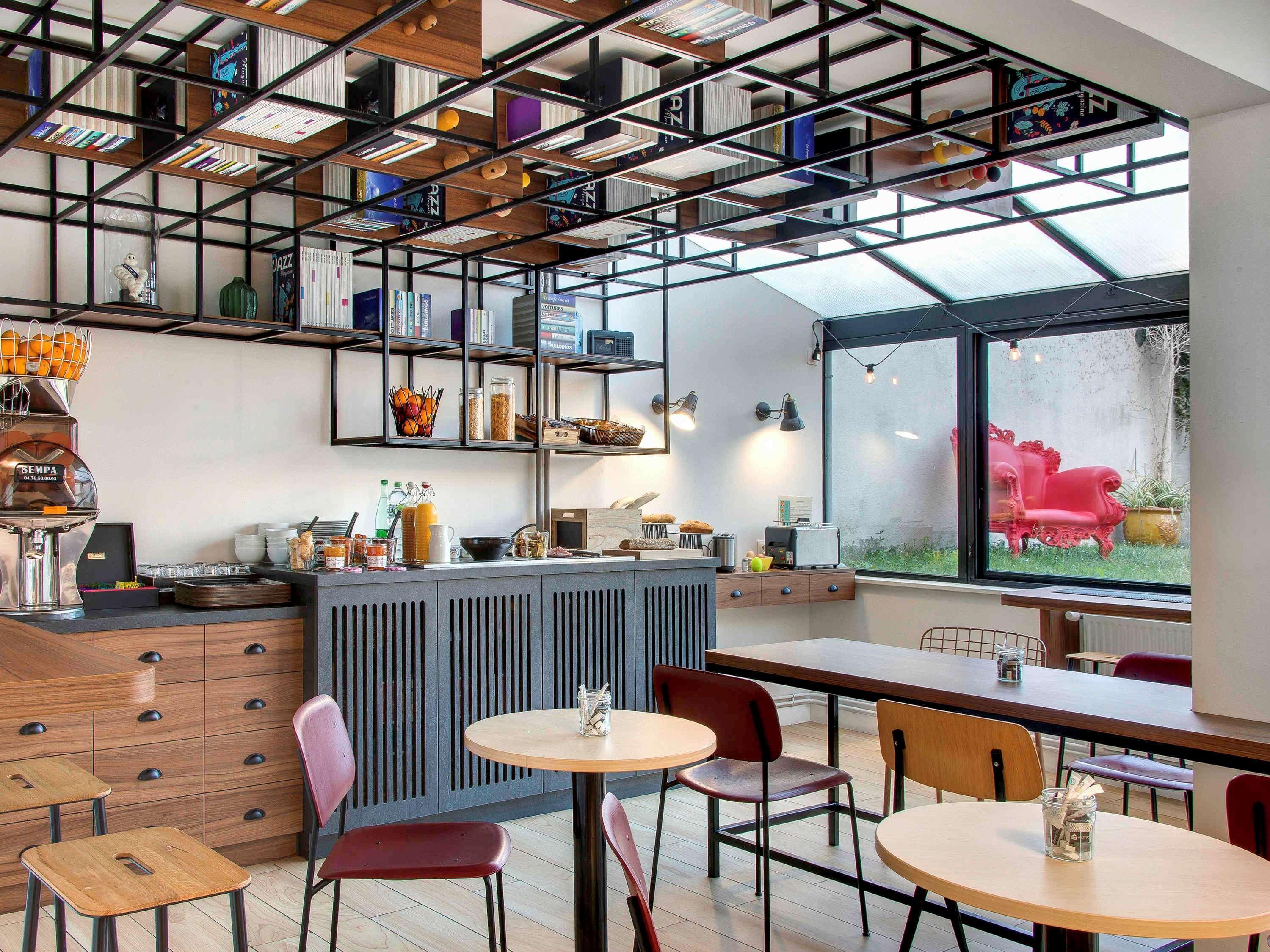 Hotel Ibis Styles Clermont-Ferrand Gare Exterior foto