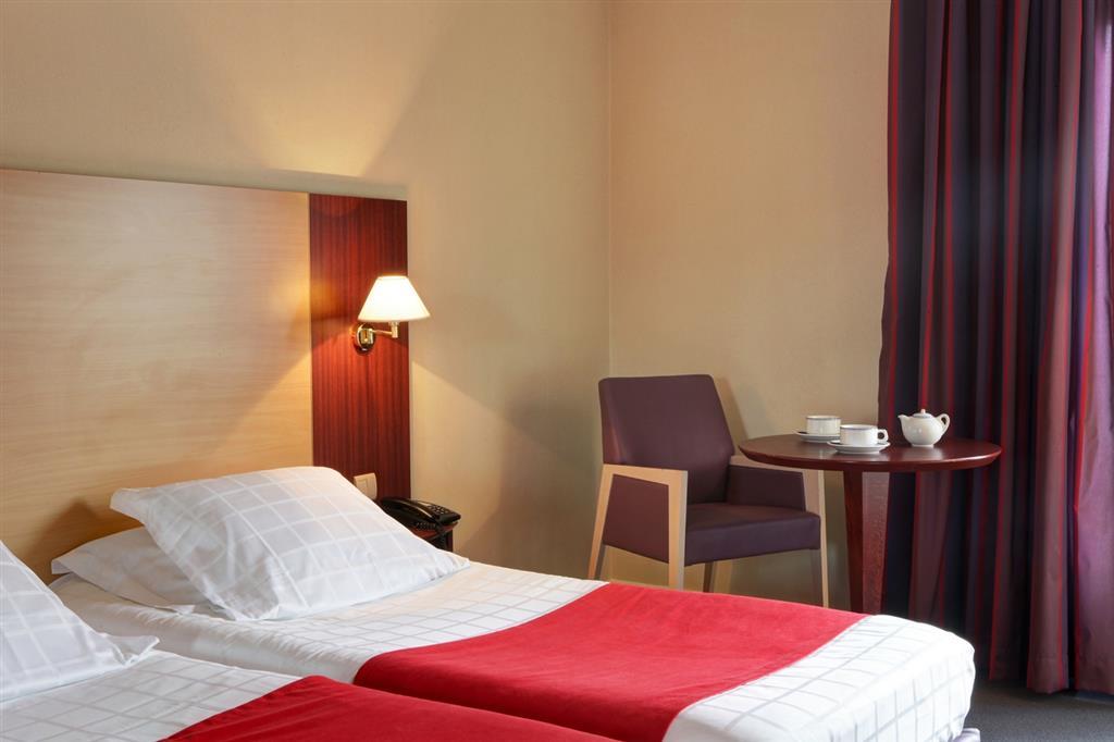 Hotel Ibis Styles Clermont-Ferrand Gare Exterior foto